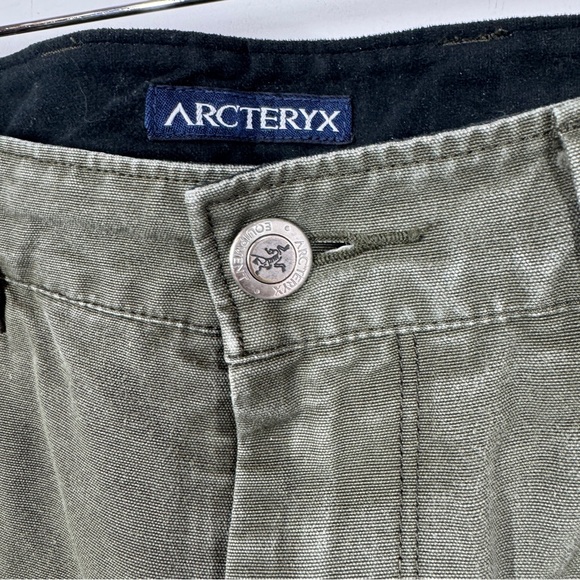 Vintage Arc'teryx Olive Green Utility Hiking Travel Outdoor Pants Size 34 - Picture 6 of 16